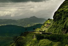 हरी-भरी वादियों से घिरा हिल स्टेशन ‘लोनावला’